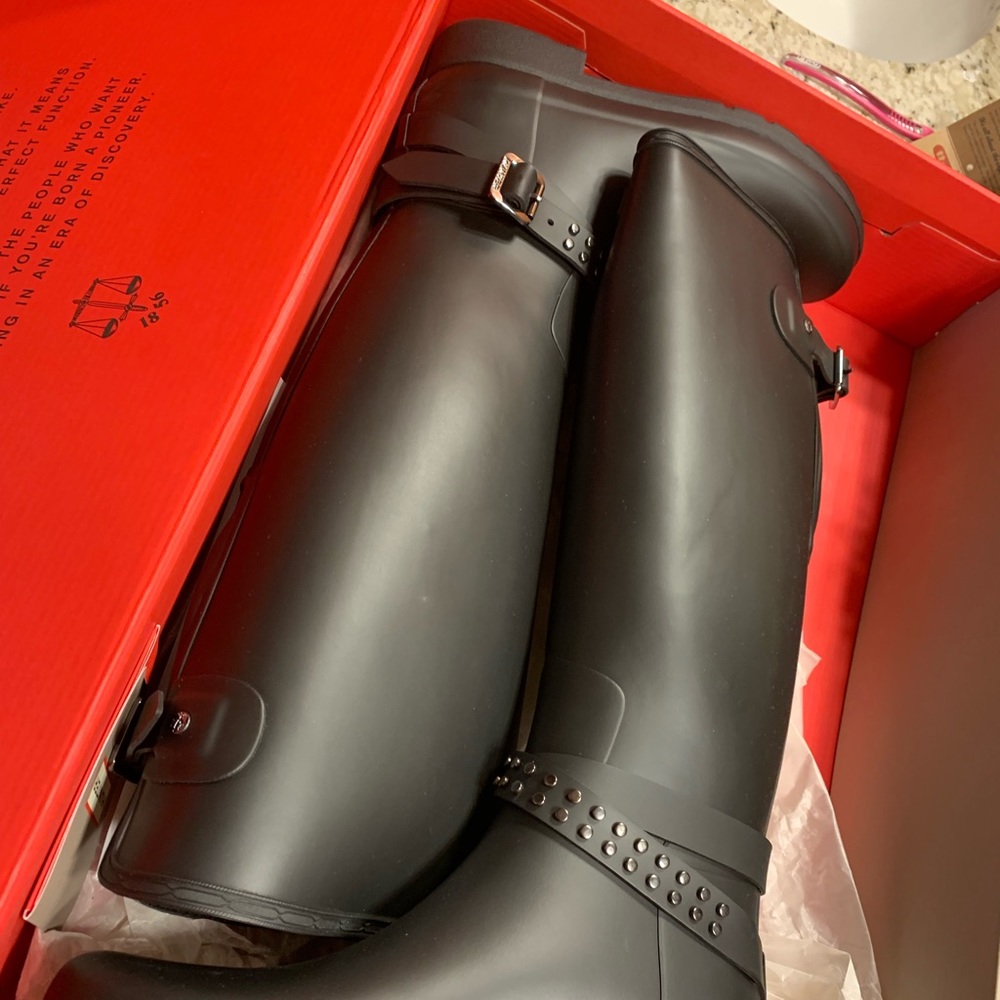 New Hunter Tall Rain Boots size 8